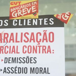 Ato contra demissoes  bradesco