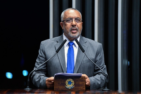 A proposta de redu&ccedil;&atilde;o da jornada do senador Paulo Paim (PT-RS) tramita no Congresso Nacional desde 2015