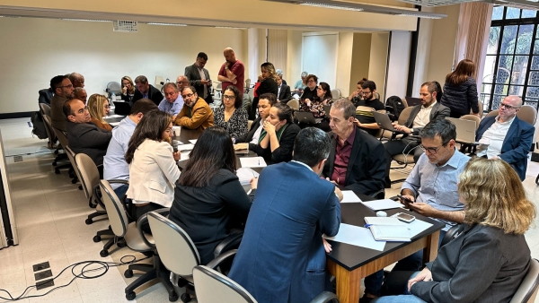A mobilização da categoria e a pressão do Comando Nacional dos Bancários garantiram avanços na mesa única da Fenaban