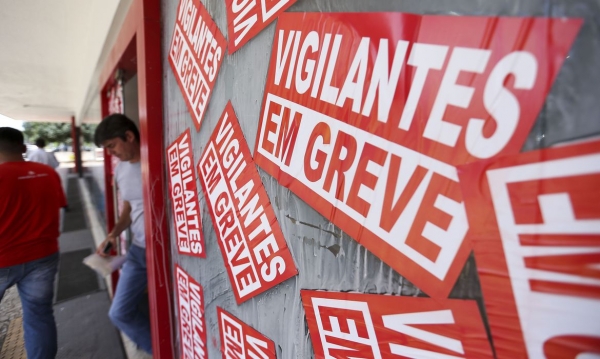 A greve dos vigilantes é por melhores salários, mais direitos e condições dignas de trabalho