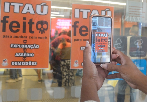 O Sindicato do Rio continuará protestando contra a exploração e o desrespeito do Itaú com seus funcionários