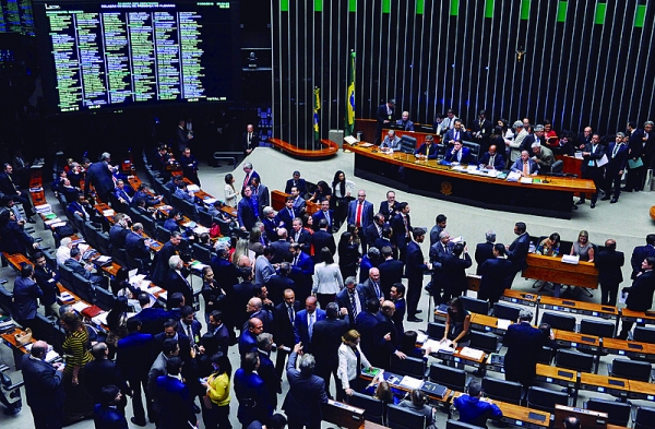 Bancada do PT na Câmara dos Deputados repudia venda de prédio do Banco do Brasil no Rio de Janeiro
