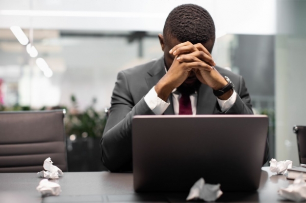 Doen&ccedil;as da mente afetam cada vez mais os trabalhadores no Brasil e figuram entre as maiores causas de afastamento nas atividades profissionais 