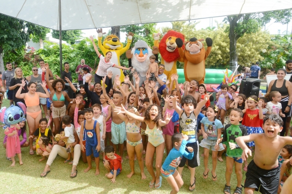 A criançada fez a festa com a Turma do Rei Leão e a recreação no evento do 12 de outubro realizado pelo Sindicato 