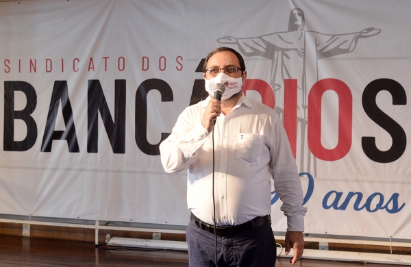 José Ferreira destacou a importância da participação dos empregados da Caixa na assembleia, plenárias e demais atividades contra o fatiamento da empresa e o projeto privatista do governo e em defesa dos direitos dos bancários