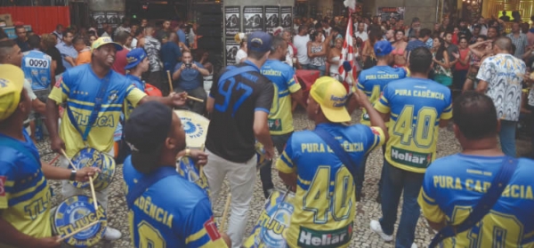 Bancários vão desfilar nesta sexta-feira