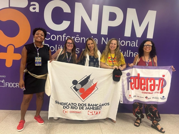 Da esquerda para a direita: Denia Faria, diretora do Jurídico do Sindicato; Lorenna Cypriano e Adriana Nalesso, diretora da Secretaria de Mulheres e presidenta da Federa-RJ e vice-presidenta da CUT/RJ; Katia Branco, vice-presidenta do Sindicato; e Paula Alessandra, diretora de Bancos Privados da Federa-RJ.