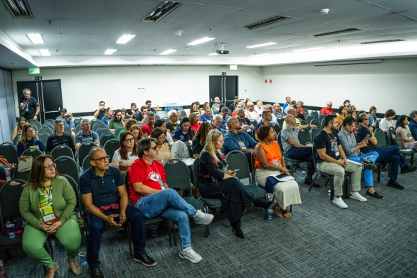 Delegação de bancários do Santander na 27ª Conferência Nacional da categoria: impactos da Inteligência Artificial (IA) no emprego foi tema prioritário no evento realizado em São Paulo