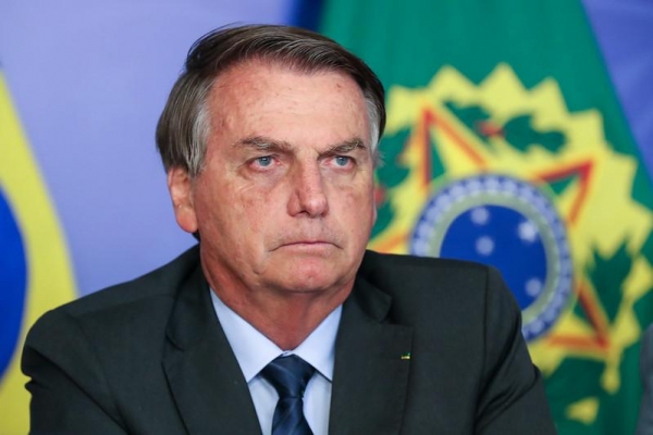 Presidente impõe prova de vida aos idosos