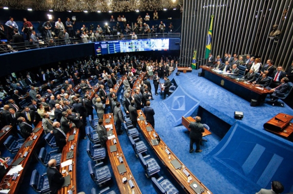 Senado vota nesta sexta (13), requerimento de urgência de votação de projeto que ataca direitos do sistemas de saúde de estatais. Empregados da Caixa têm de protestar, enviando mensagens aos senadores 