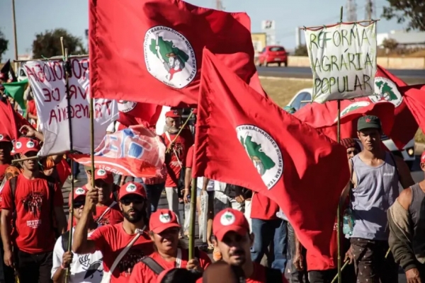 O MST, maior produtor de arroz orgânico da América Latina, cobra do governo Lula a reforma agrária e mais investimentos para os trabalhadores rurais 