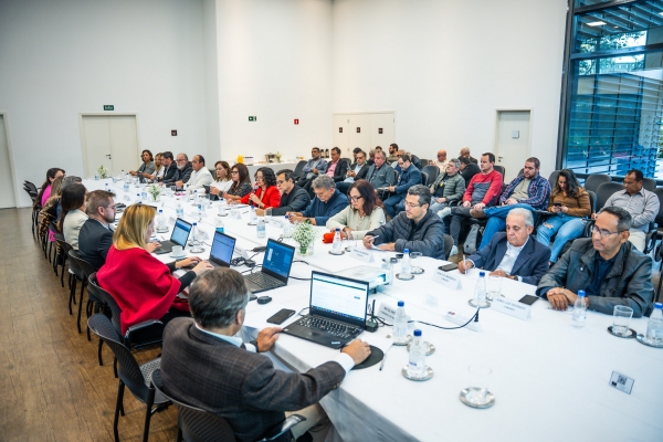 Bancários querem ganhos de produtividade obtidos com os avanços tecnológicos, redução da jornada de trabalho sem diminuição de salários, com garantia do emprego e o fim do movimento de pejotização