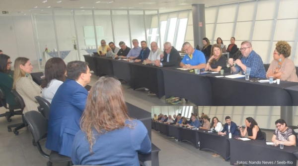 CEE durante a negociação com a Caixa. Foto: Nando Neves.