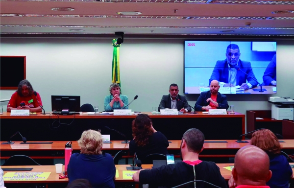  Parlamentares apoiam luta do funcionalismo do  Banco do Brasil por uma gestão que valorize e respeite os bancários e combata o adoecimento dos trabalhadores