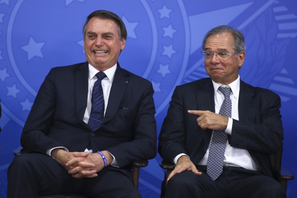 Processo de demissão é um dos efeitos nocivos da reforma da Previdência e Bolsonaro e Guedes