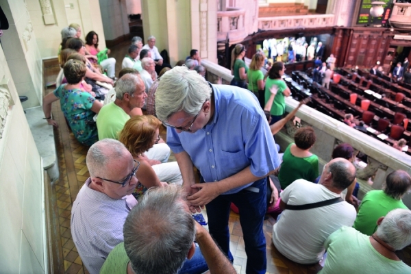 Ronald Carvalhosa numa das manifestações dos banerjianos, na Alerj, pela aprovação do PL 3186/20 (antes da pandemia): mobilização precisa continuar