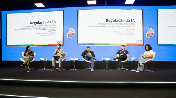 Os impactos da IA no mundo do trabalho e a disparada dos casos de golpes digitais foram alguns dos principais subtemas em discussão. Foto cedida pela Contraf-CUT.