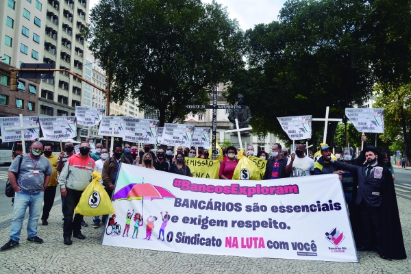 A PLR e demais direitos da categoria são conquistas da luta coletiva dos bancários e bancárias, atuando junto às entidades sindicais