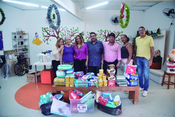 AJUDANDO A QUEM PRECISA - O Sindicato entregou as doações à Casa de Apoio  à Criança com Câncer São Vicente de Paulo e ao Lar Maria de Lourdes