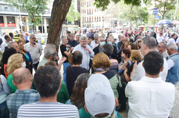 O Sindicato convoca os banerjianos a manterem a mobilização. Votação para derrubar o veto do governador ao projeto da Previ-Banerj volta à pauta na Alerj nesta terça (30))