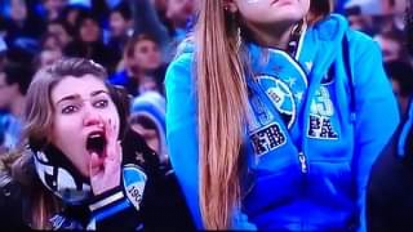Parte da torcida gremista entoou cânticos racistas contra o goleiro Aranha, num jogo contra o Santos, em 2014. Uma torcedora foi banida dos estádios e demitida de seu emprego, respondendo na Justiça pelo crime de racismo