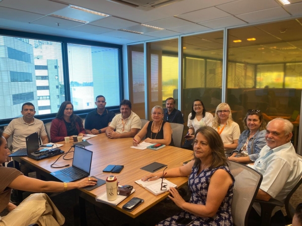 Dirigentes do GT de Saúde e da COE. 