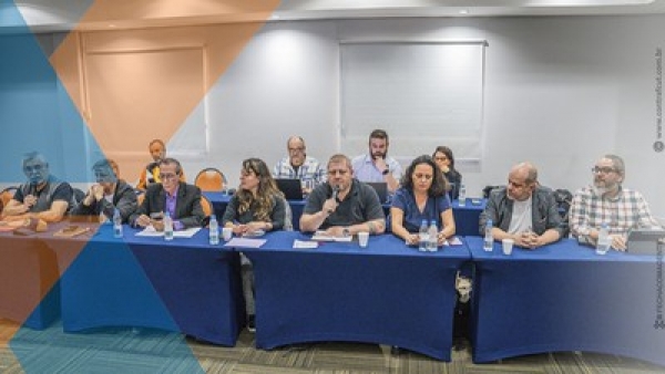A CEE-Caixa participa de mesa de negociação com representantes da empresa nesta quinta-feira (14), no Rio de Janeiro 